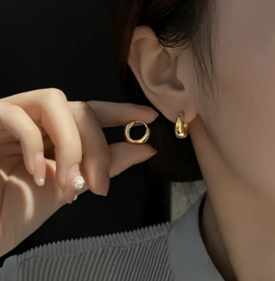 Picture of Elegant Gold-Tone Chunky Hoop Earrings